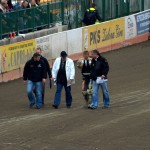 Grzegorz Zengota wracający do parkingu