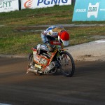 Marcin Nowak na zdefektowanym motocyklu